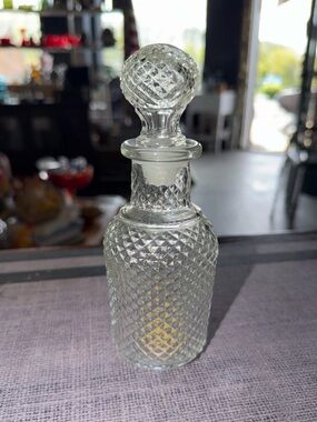 Vintage Avon Diamond Cut Clear Glass Apothecary Bottle With Stopper